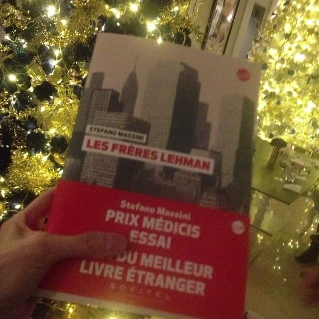 Les Frères Lehman ; une saga cynique et poétique qui retrace l'ascension et la chute d'une des plus importantes institutions financières mondiales. 