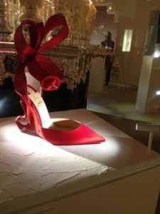 Christian Louboutin : l'Exhibition[niste] épopée du Shiva de l'escarpin soulier rouge