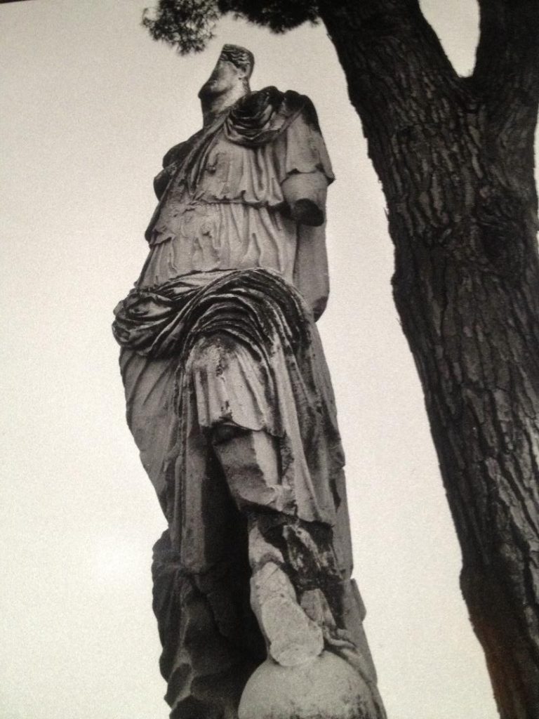 Ruines Josef Koudelka odyssée panoramique statue