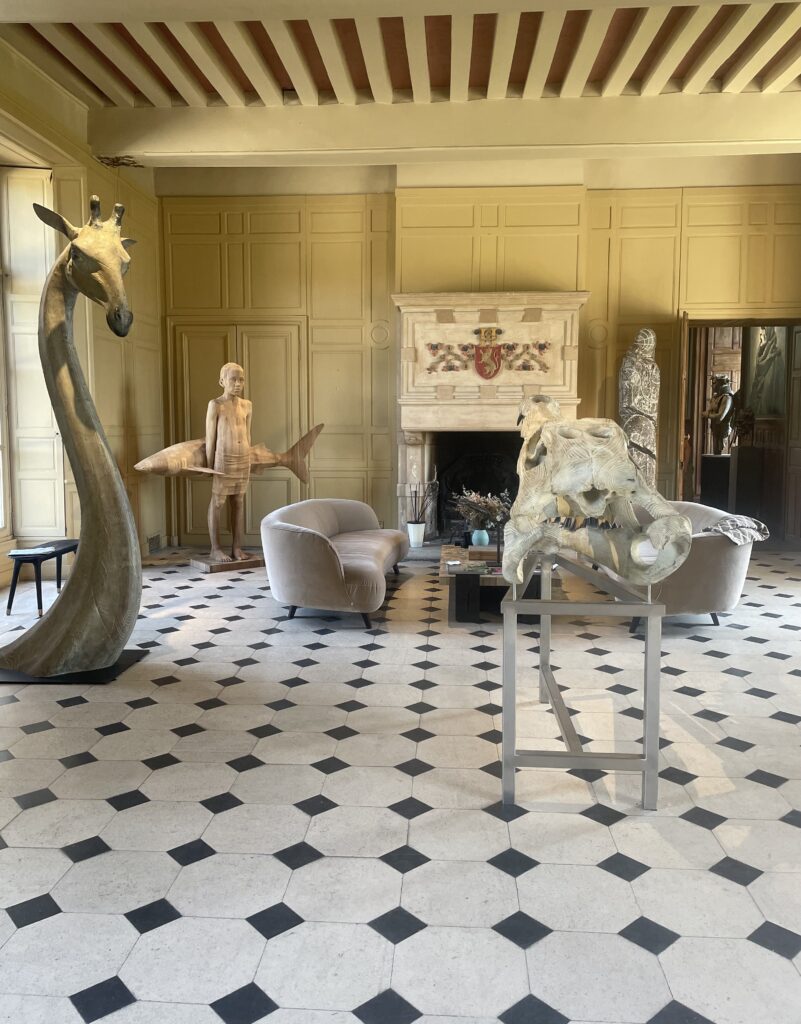 Salle des gardes du château du Plessis-Brion, espace d'exposition art contemporain galerie Bayart